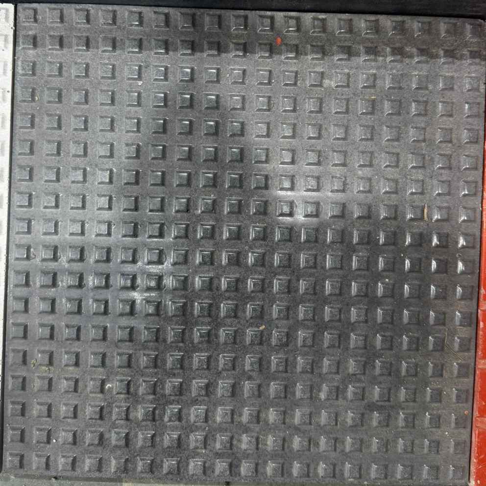SMALL DOTS (BLACK)