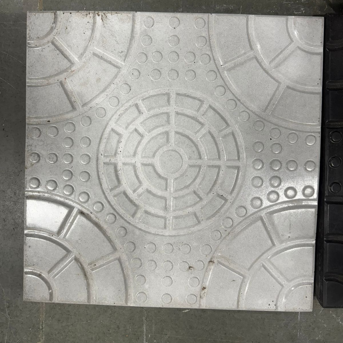 RANGOLI (WHITE)